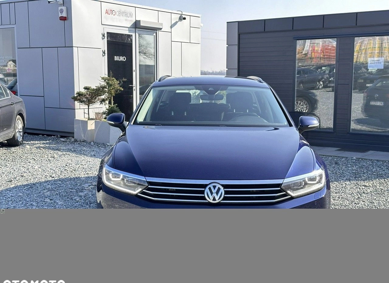 Volkswagen Passat cena 77900 przebieg: 130000, rok produkcji 2019 z Wojkowice małe 301